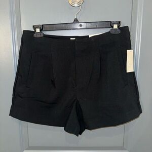 NWT Black Tailored Midi Short
